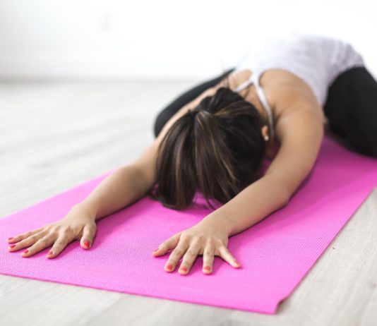 4 postures pour dompter le stress grâce au yoga yoga-posture-de-l-enfant-balasana