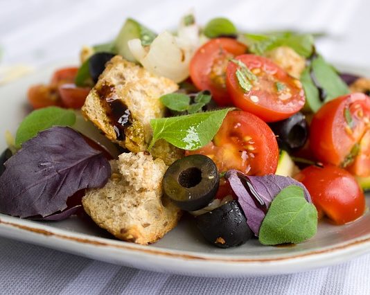 Covid-19 : Le régime méditerranéen permet-il de mieux s’en protéger ? Covid-19-régime-méditerranéen